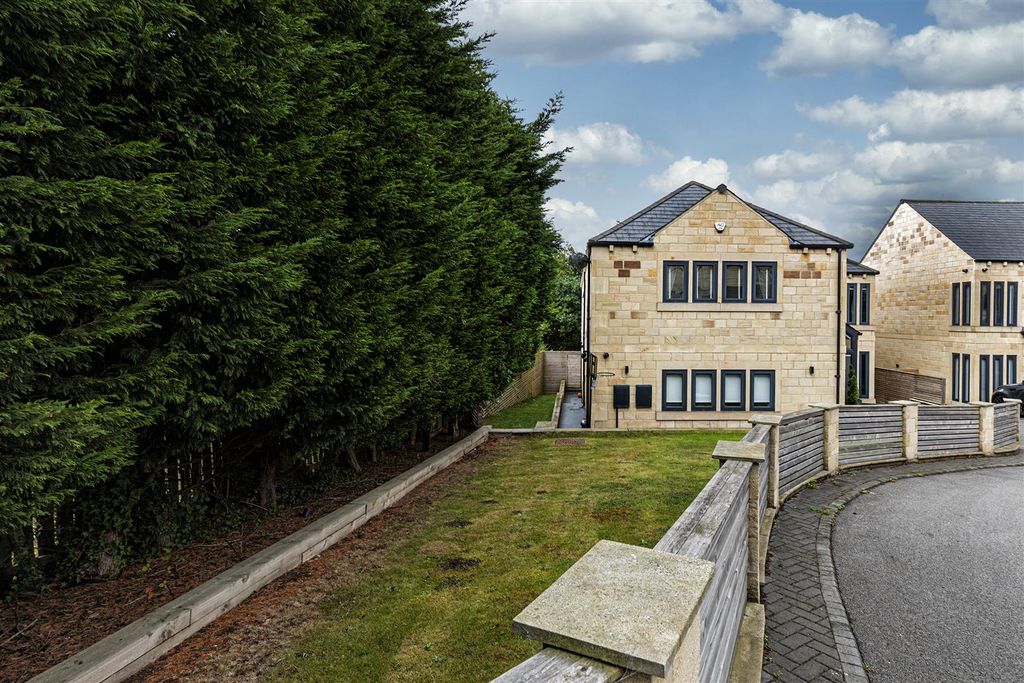 Additional image 33 of 5 bed detached house for saleThe Beeches, Birkenshaw, Bradford BD11