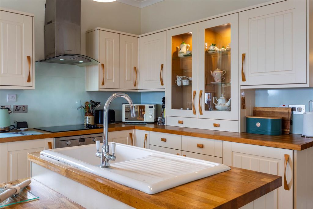 Additional image 21 of 2 bed flat for saleApt 2 Eaisdale House, Shore Road, Whiting Bay. Isle Of Arran KA27