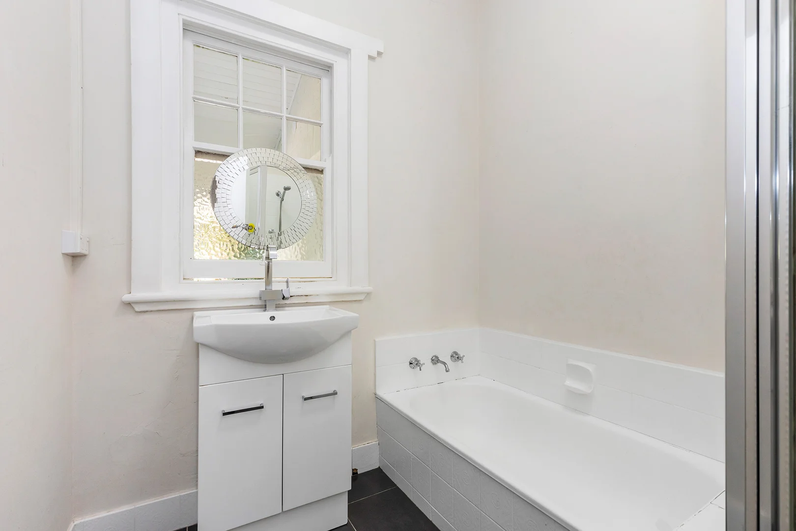 12 Kardinia Road, Glen Iris VIC 3146 photo 4