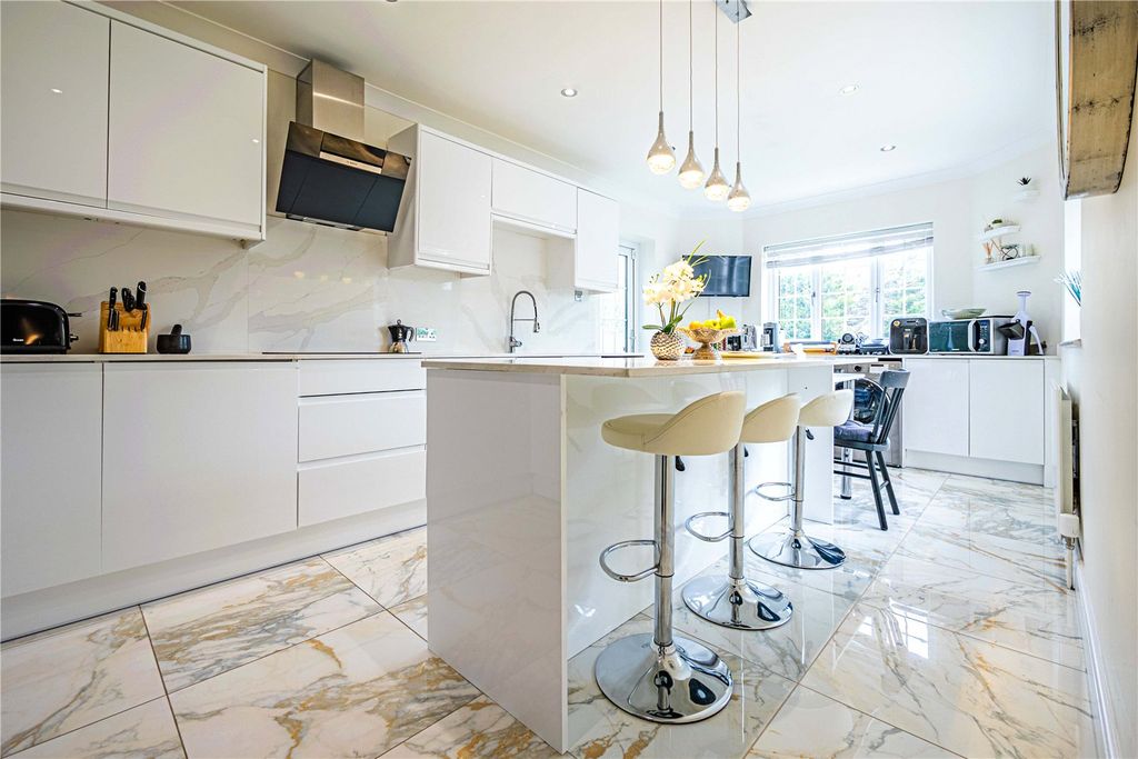Additional image 2 of 4 bed semi-detached house for saleTheobald Street, Borehamwood, Hertfordshire WD6