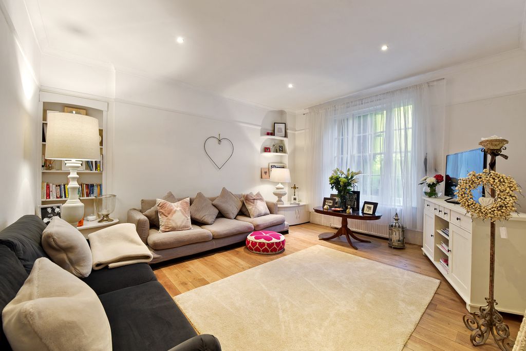 Additional image 2 of 2 bed flat for saleRayleigh Road, Hutton, Brentwood CM13