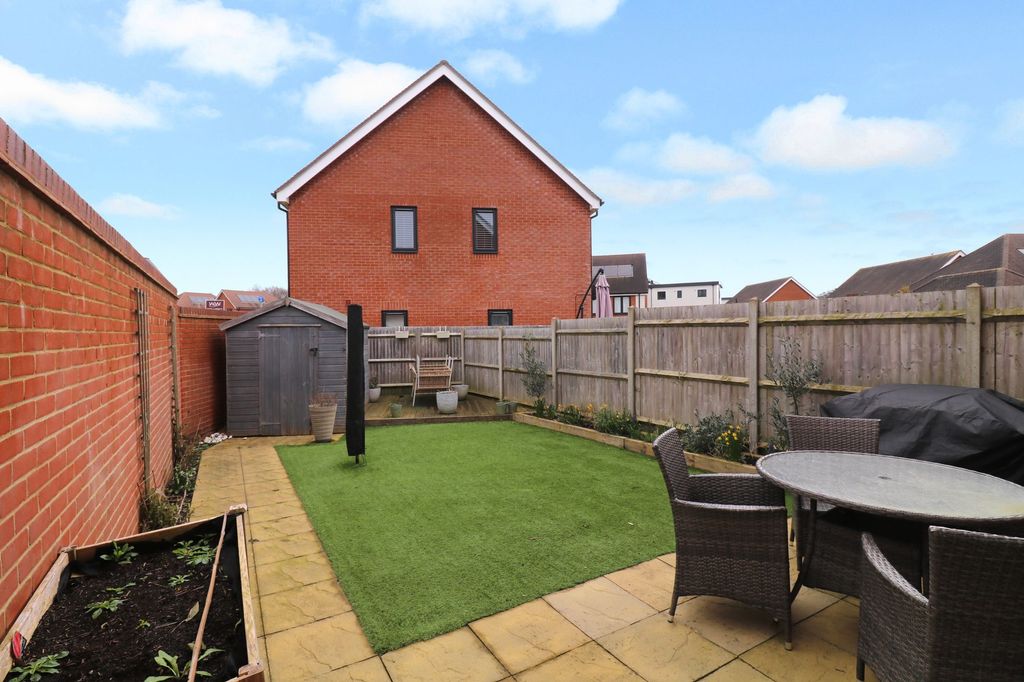 Additional image 4 of 3 bed semi-detached house for saleClaypit Copse, Bursledon SO31