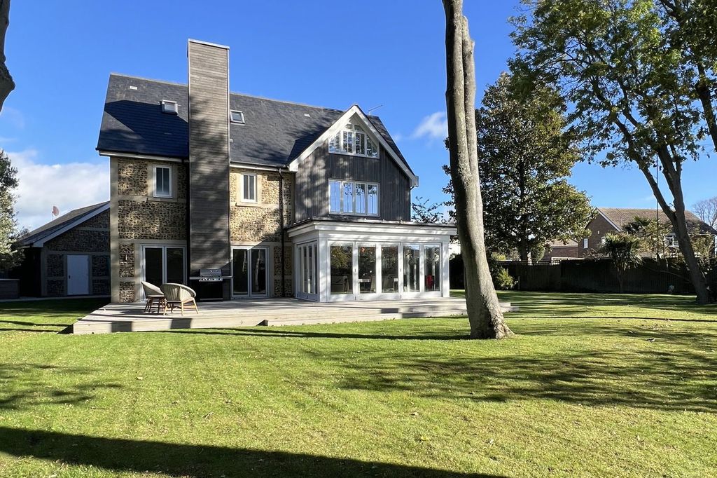 Additional image 2 of 5 bed detached house for saleElmwood Close, Broadstairs CT10