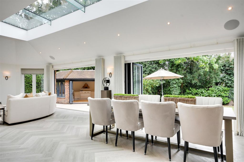 Additional image 13 of 6 bed detached house for saleWambrook Close, Hutton Mount, Brentwood CM13