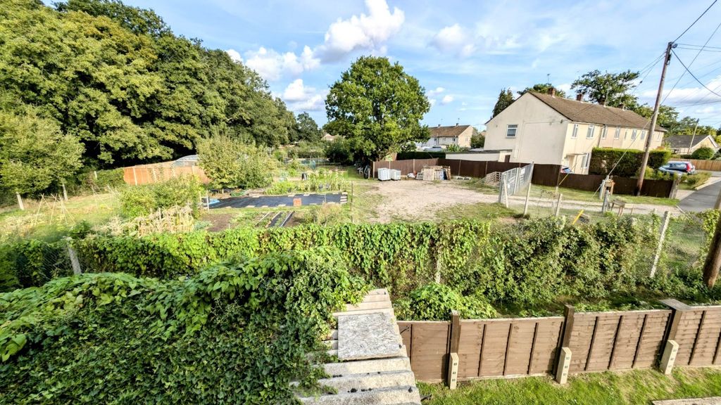 Additional image 13 of 2 bed maisonette for saleSavile Crescent, Bordon, Hampshire GU35