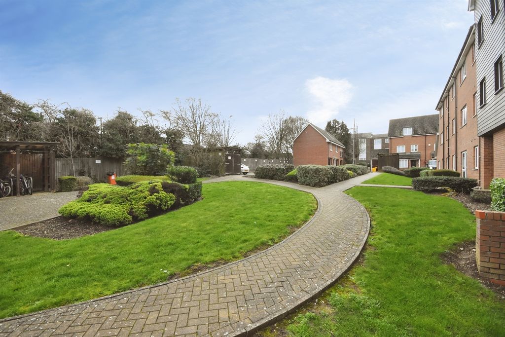 Additional image 15 of 2 bed flat for salePerryfields, Braintree CM7