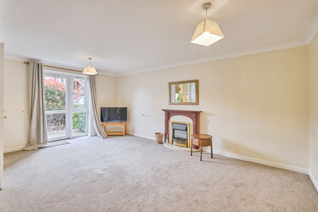 1 bed flat for saleFarthings Court, Bridgnorth WV16