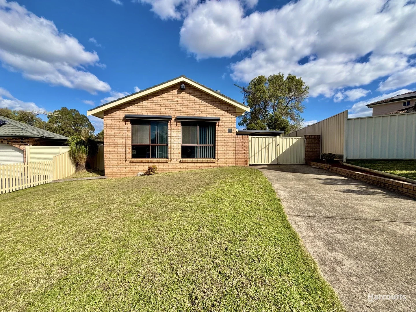 4 Mame Place, Kearns NSW 2558