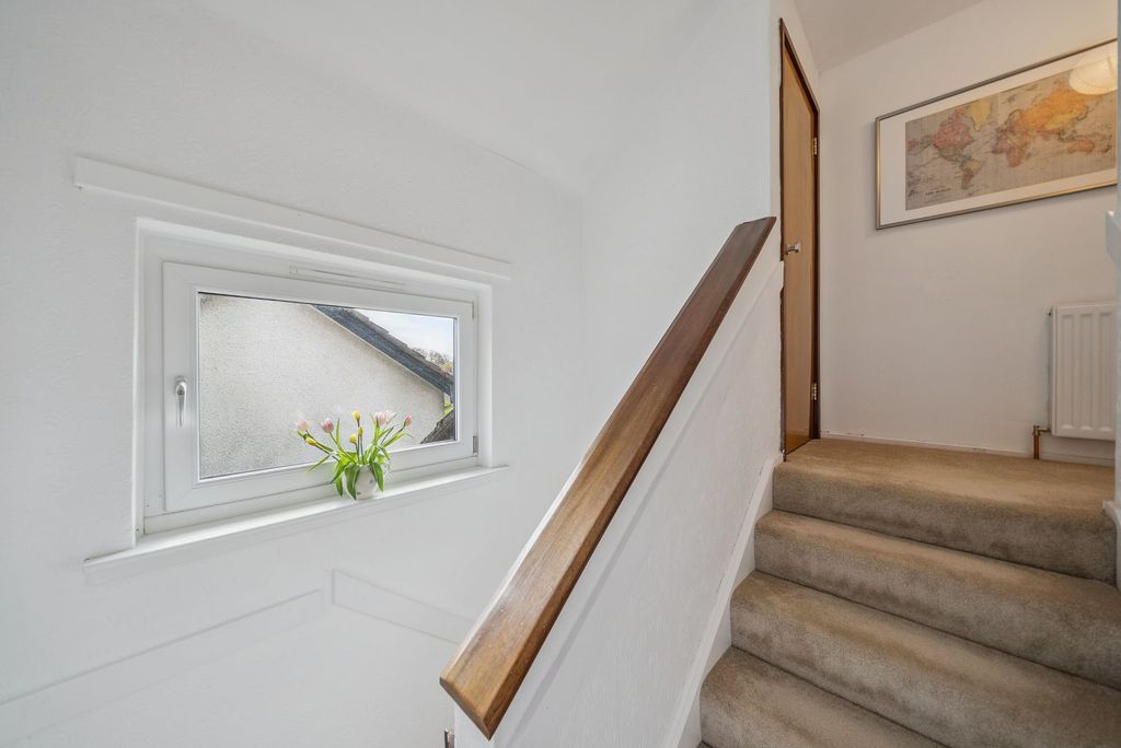 Additional image 11 of 4 bed detached house for sale29 Dalmore Crescent, Helensburgh G84