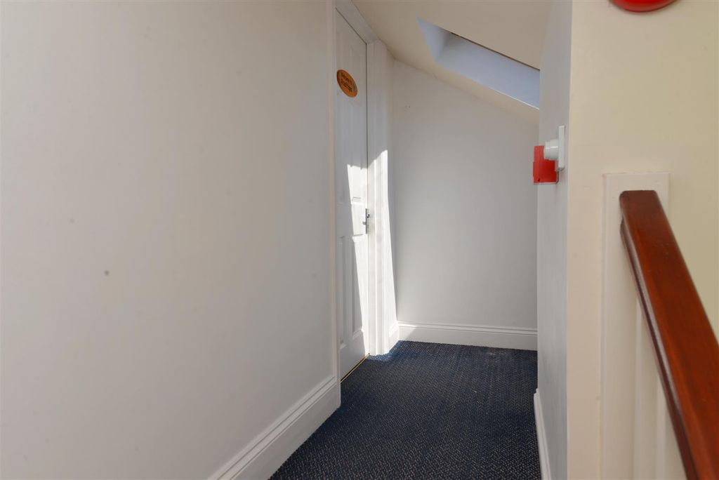 Additional image 15 of 1 bed flat for saleCrackwell Street, Tenby SA70