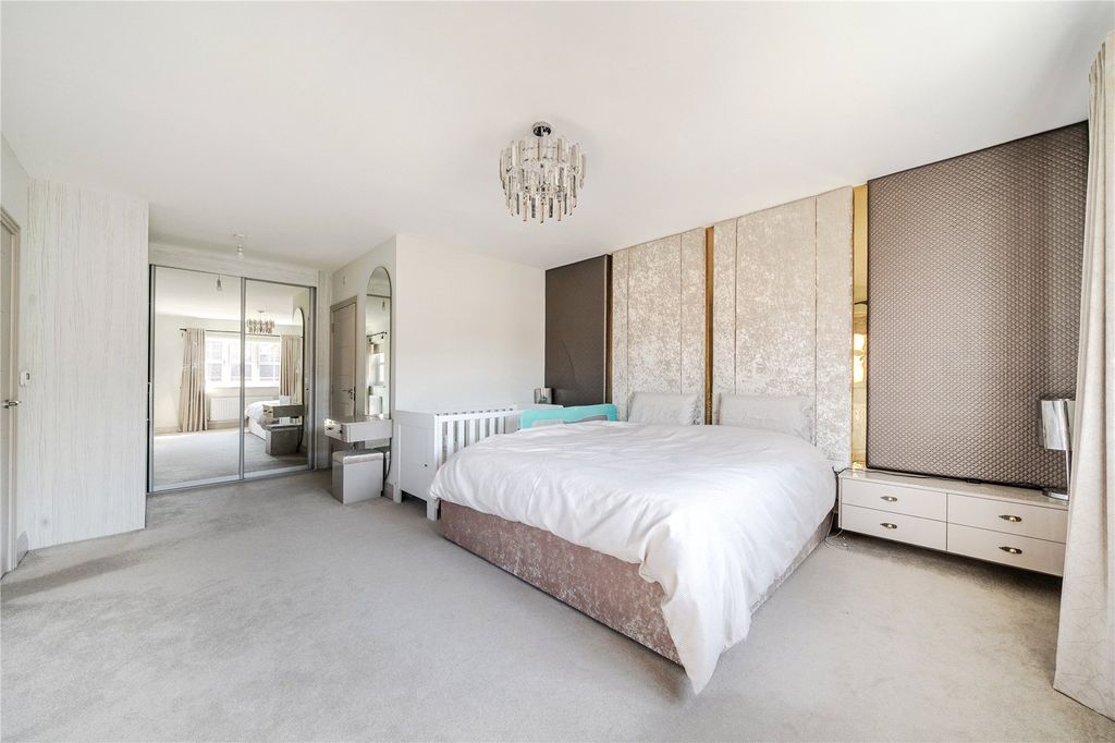 Additional image 6 of 4 bed detached house for saleGale Gardens, Hayley Green, Warfield, Bracknell RG42