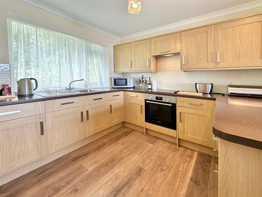 Additional image 4 of 2 bed flat for saleOvergang Road, Brixham TQ5