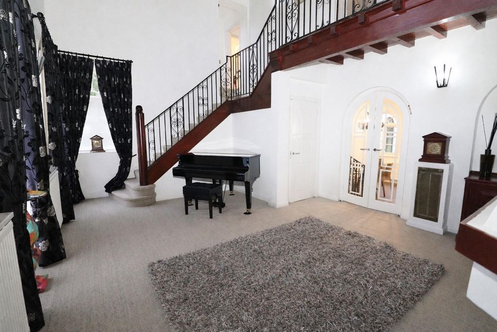 Additional image 15 of 5 bed detached house for saleBarham Avenue, Elstree, Borehamwood WD6