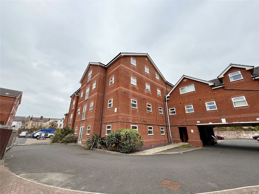 3 bed flat for saleOsborne Road, Blackpool, Lancashire FY4