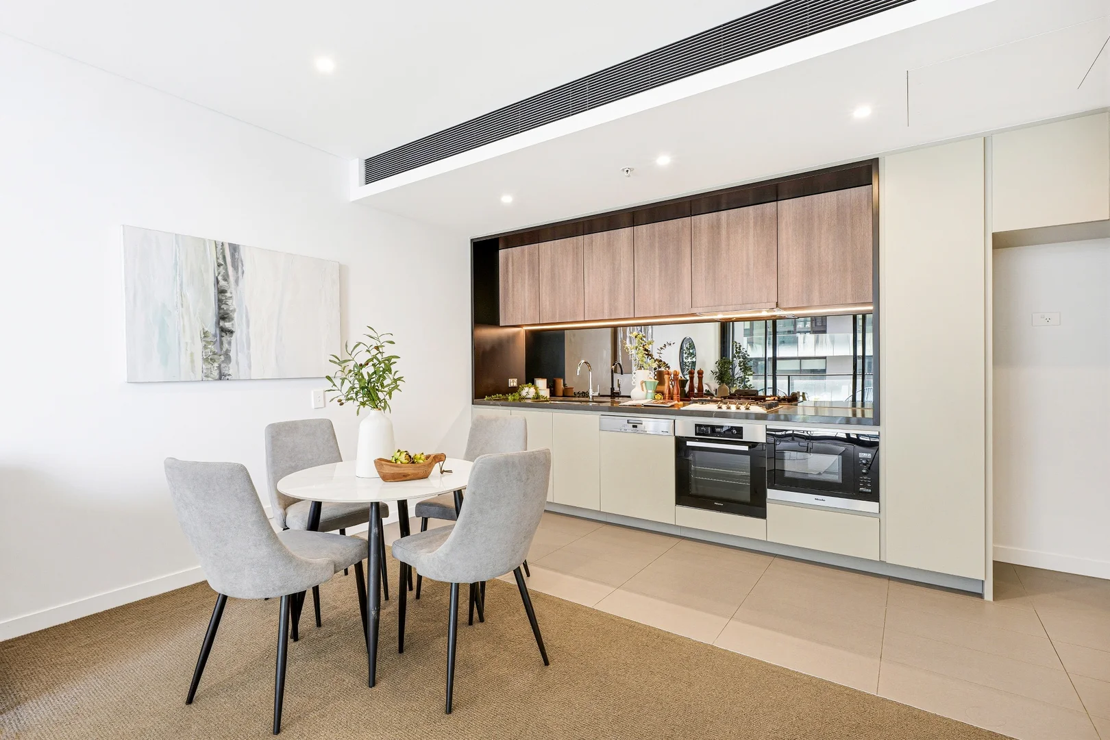 2408/486 Pacific Highway, St Leonards NSW 2065 photo 5