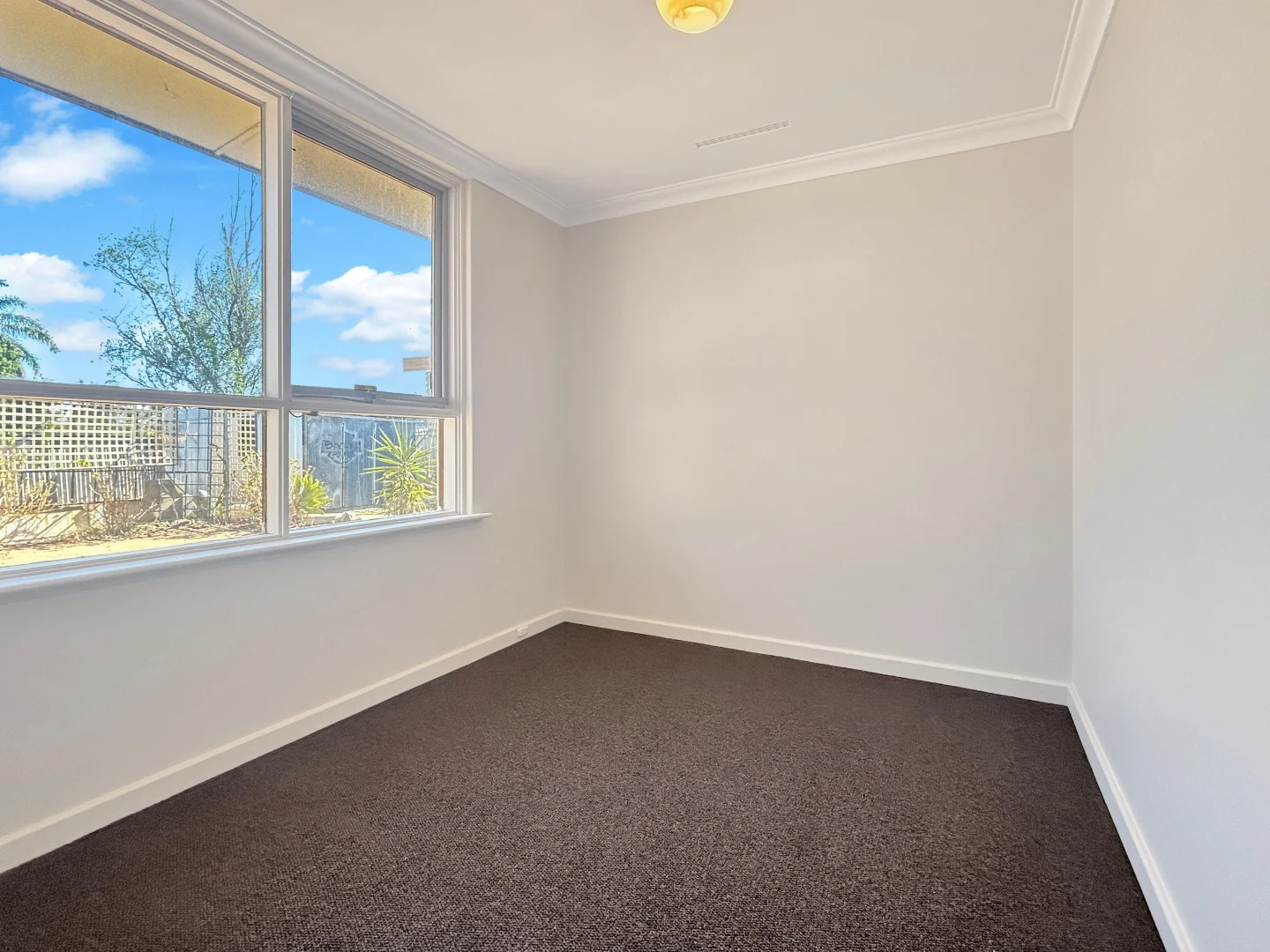 Additional image 9 of 27 Banksia Rd, Camillo WA 6111