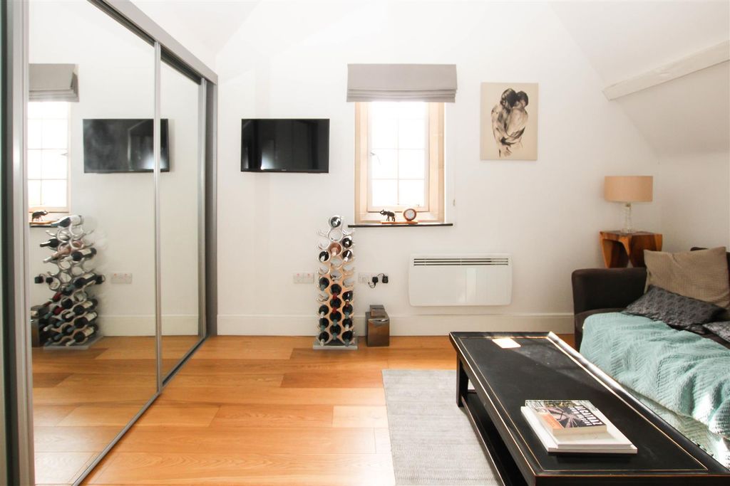 Additional image 18 of 2 bed flat for saleThe Galleries, Warley, Brentwood CM14