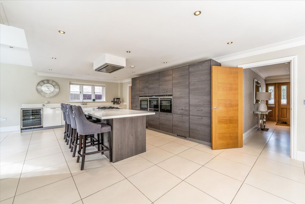 Additional image 11 of 7 bed detached house for saleTilehurst Lane, Binfield, Bracknell, Berkshire RG42
