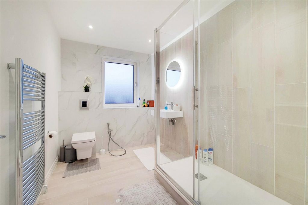 Additional image 9 of 2 bed flat for saleWilliam Morris Way, London SW6