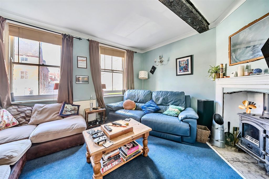 Additional image 2 of 2 bed flat for saleMarket Place, Blandford Forum DT11