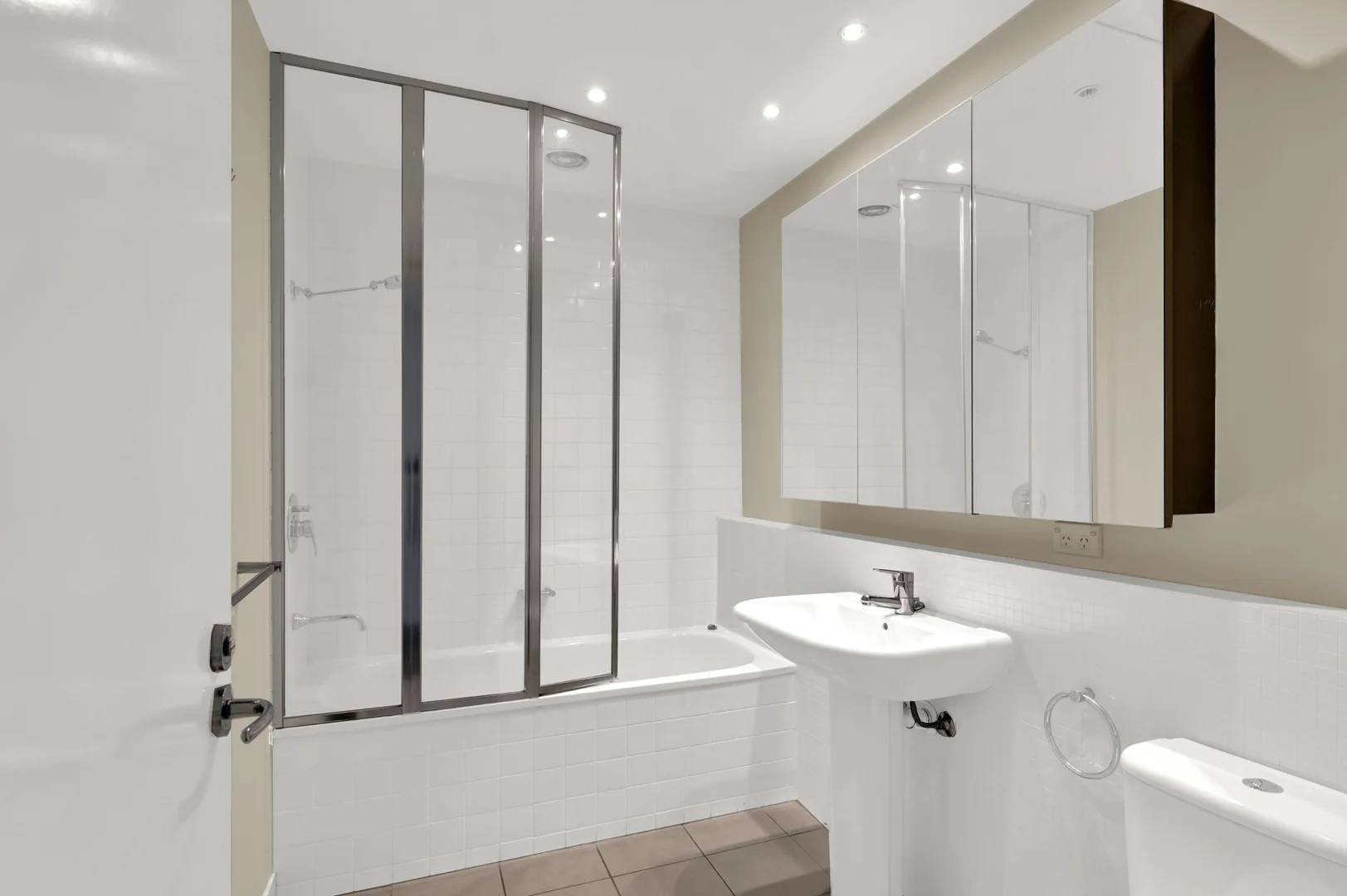 Additional image 8 of 204/62 Beach Street, Port Melbourne VIC 3207