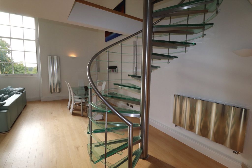 Additional image 7 of 3 bed flat for saleThorndon Hall, Thorndon Park, Ingrave, Brentwood CM13
