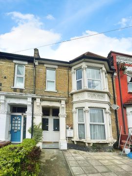 Grove Green Road, London E11