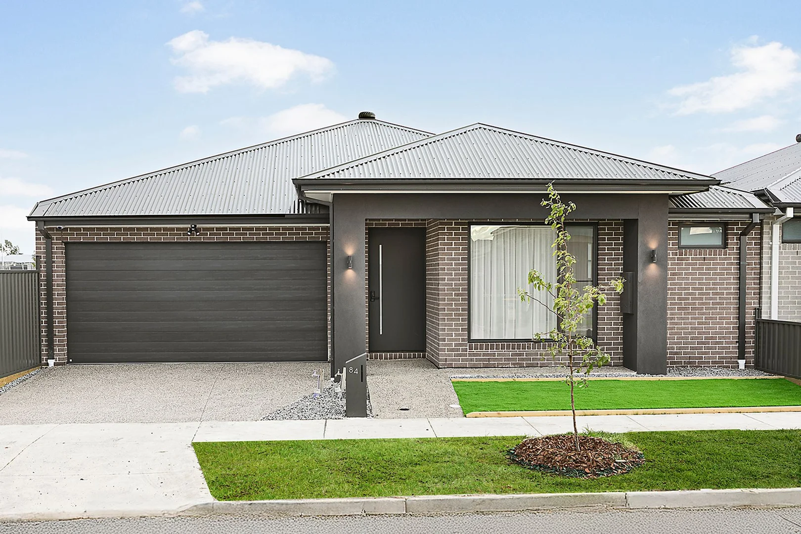 84 Burrawang Lp, Mickleham VIC 3064 photo 2