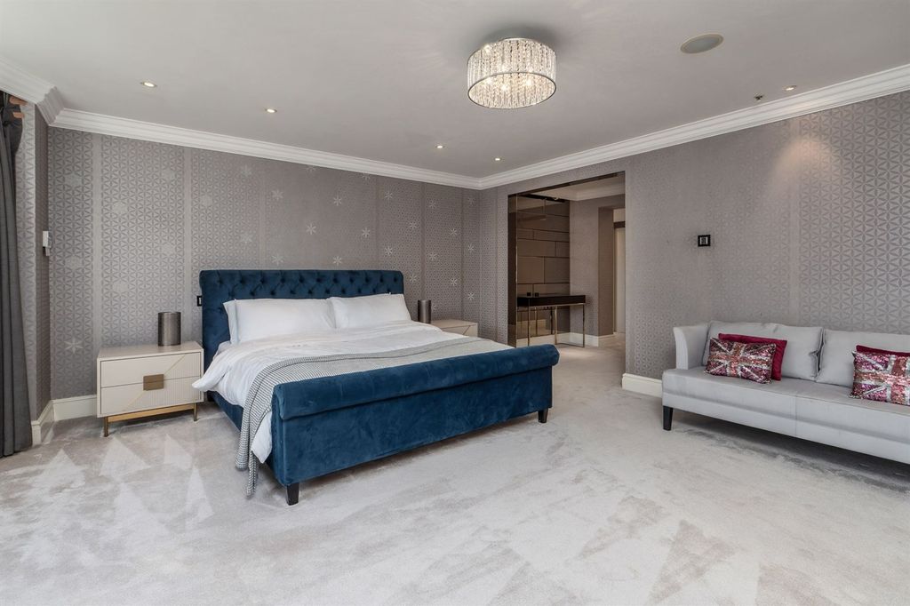 Additional image 7 of 6 bed detached house for saleBroad Lane, Hale WA15