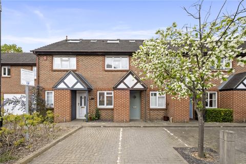 Hopwood Close, Earlsfield, London SW17