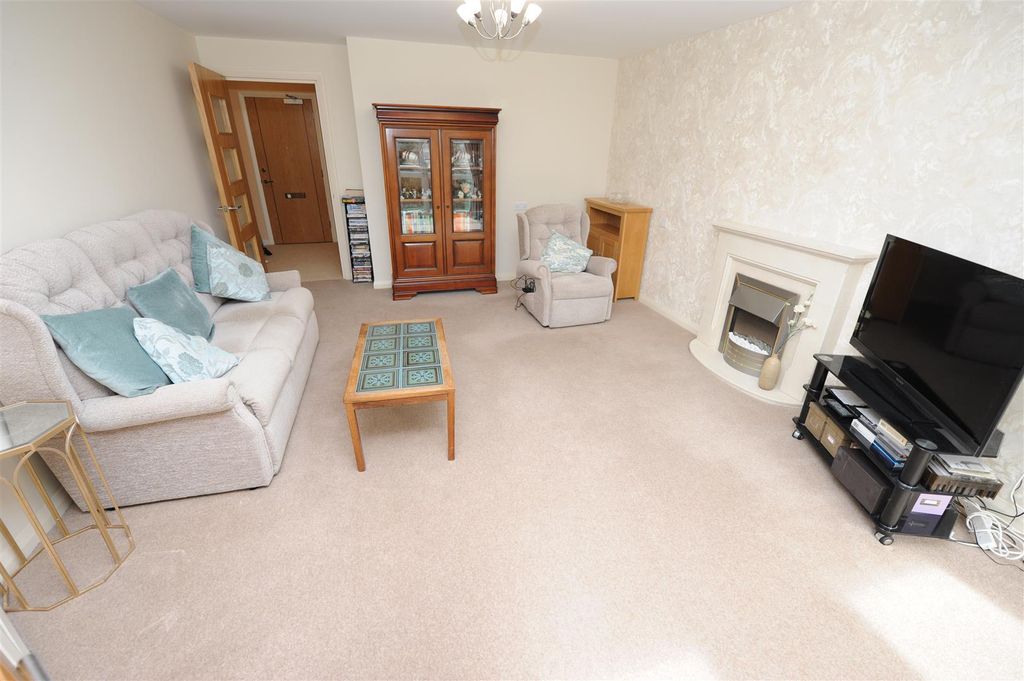 Additional image 6 of 1 bed flat for saleHighfield Road, Idle, Bradford BD10