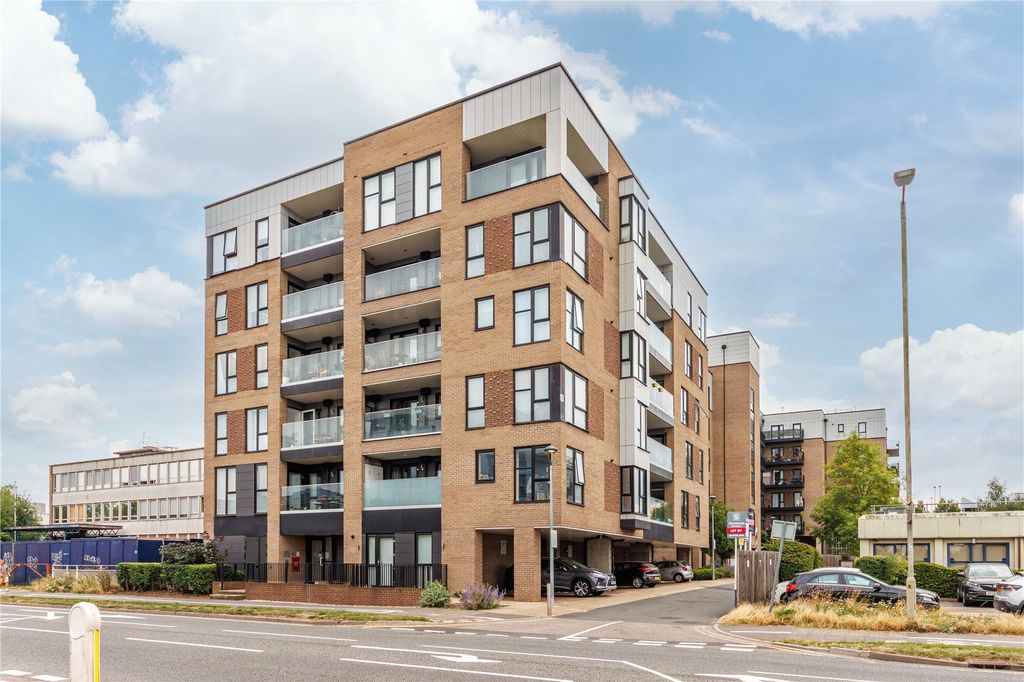 Additional image 2 of 2 bed flat for saleElstree Way, Borehamwood, Hertfordshire WD6