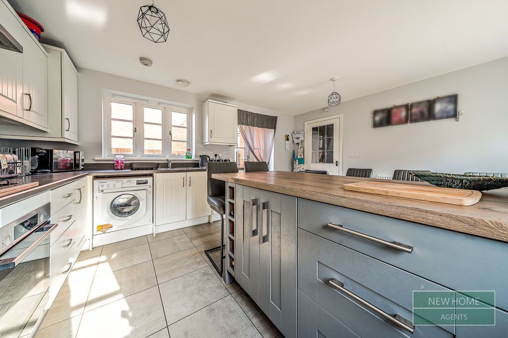 Additional image 3 of 3 bed detached house for salePoppyfields Way, Brackley NN13