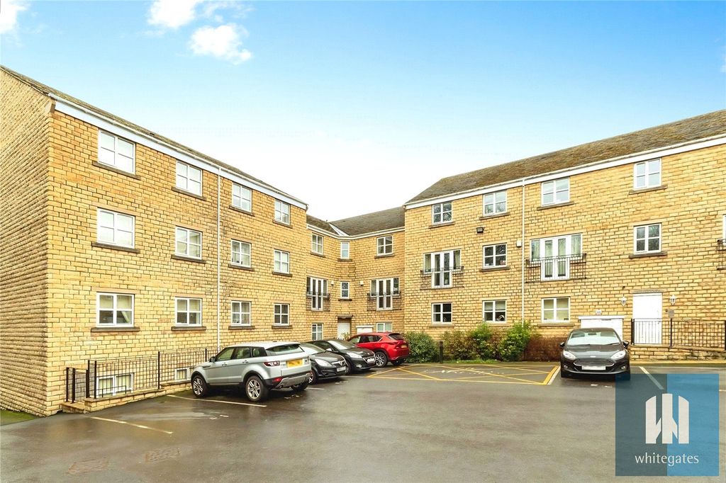 2 bed flat for saleCroft Court, Mount Lane, Rastrick, Brighouse HD6