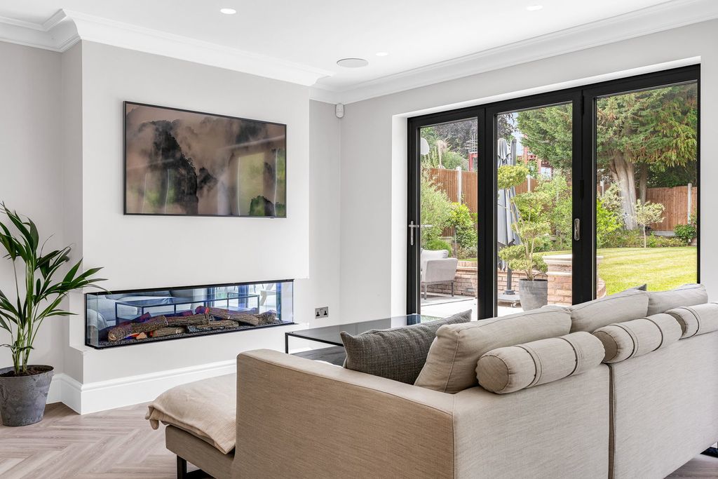 Additional image 14 of 4 bed detached house for saleLongaford Way, Hutton Mount, Brentwood CM13