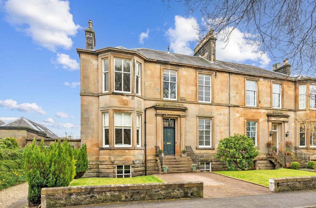 3 bed flat for salePark Terrace, Stirling FK8