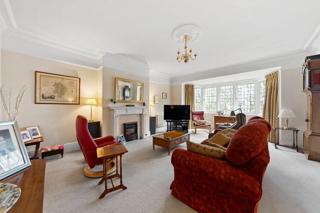 Additional image 4 of 3 bed flat for salePark Avenue, Harrogate HG2