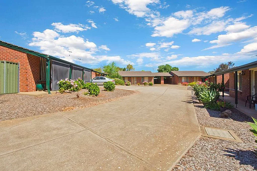 Additional image 2 of 4/4-6 Lisbon Road, Craigmore SA 5114