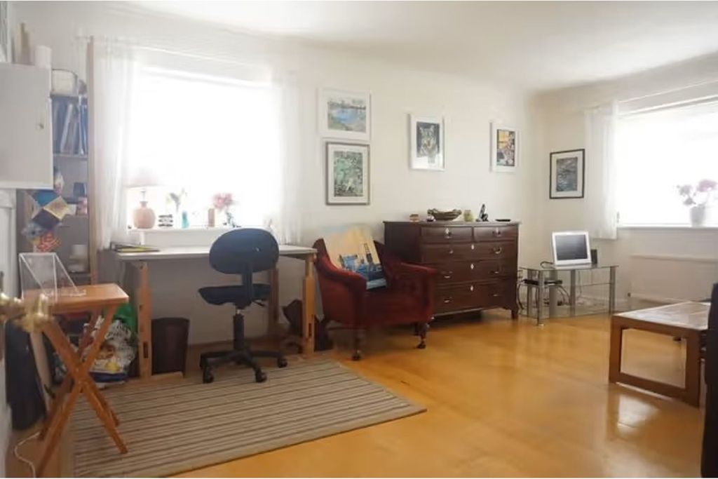 Additional image 4 of 2 bed flat for saleGroves Close, Bourne End SL8