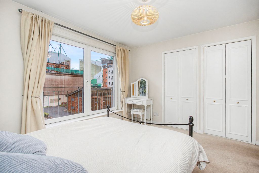 Additional image 8 of 2 bed flat for sale2/6 Albion Gardens, Leith, Edinburgh EH7
