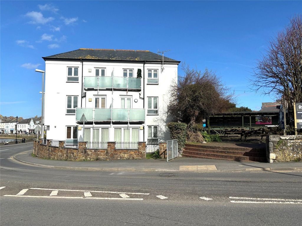 2 bed flat for saleStrand, Bude, Cornwall EX23