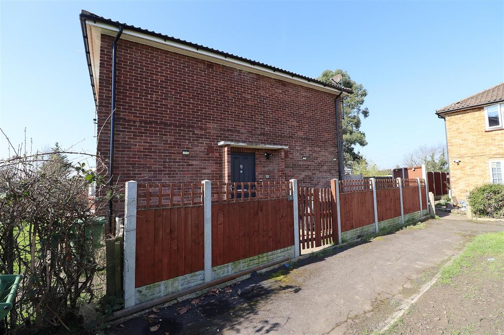 Additional image 24 of 2 bed maisonette for saleCrown Road, Borehamwood WD6