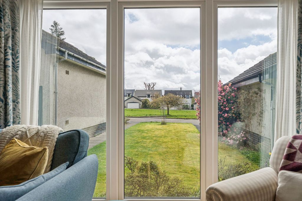 Additional image 8 of 4 bed detached house for sale29 Dalmore Crescent, Helensburgh G84