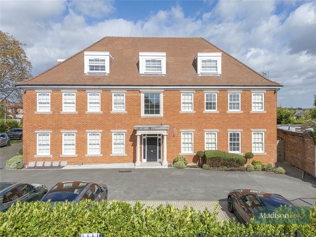 Additional image 30 of 3 bed flat for saleManor Road, Chigwell, Essex IG7