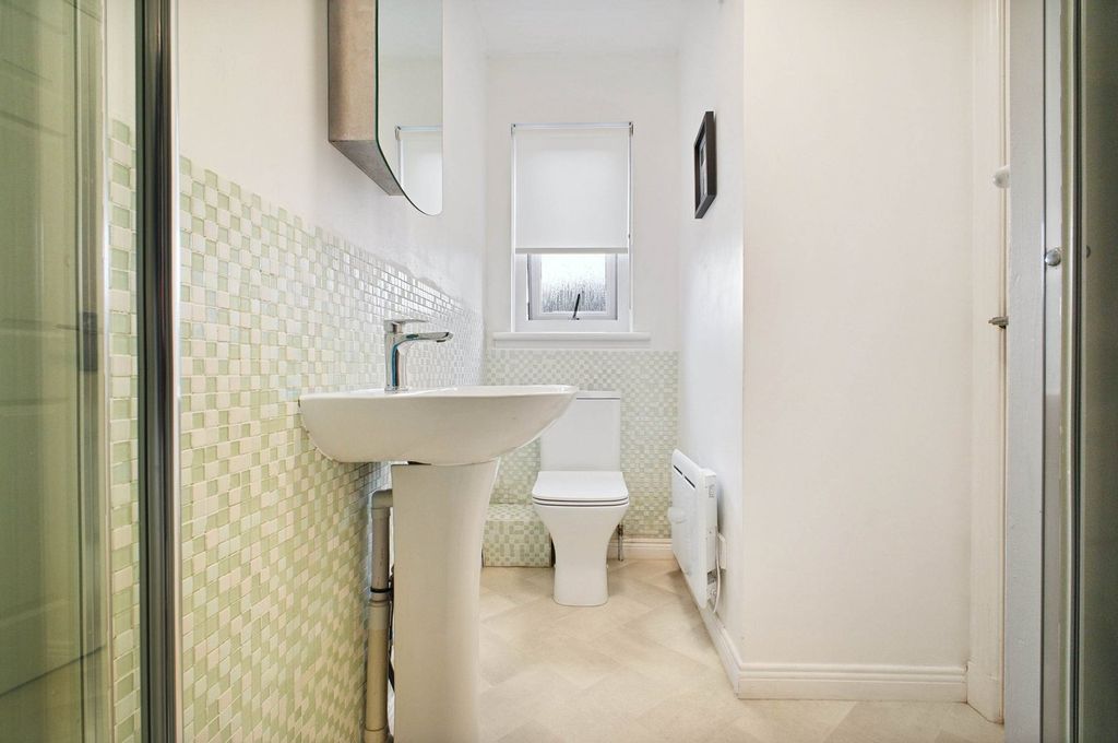 Additional image 12 of 2 bed flat for salePowmill Gardens, Prestwick KA9