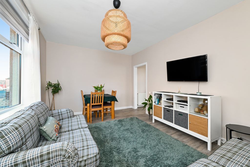 Additional image 3 of 2 bed flat for sale17 Moorfoot View, Bonnyrigg EH19