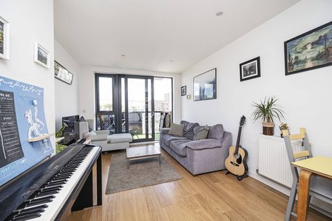 Graciosa Court, Stepney, London E1