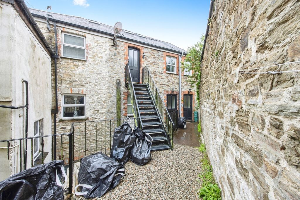 Additional image 12 of 1 bed flat for saleCrinnicks Hill, Bodmin, Cornwall PL31