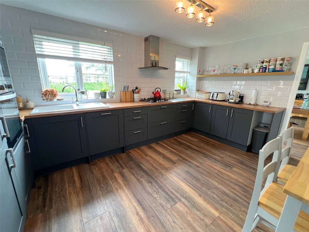 4 bed detached house for saleMillard Park, St. Davids, Haverfordwest, Pembrokeshire SA62 photo 4
