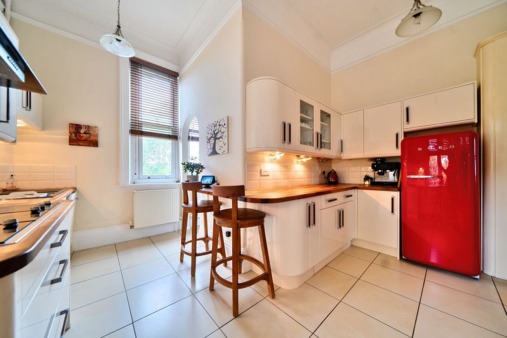 Additional image 4 of 2 bed flat for saleOldfield Road, Bromley BR1